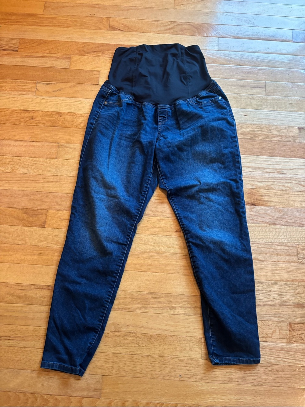 Maternity Lot - capsule wardrobe sizes medium to large. - Picture 16 of 16
